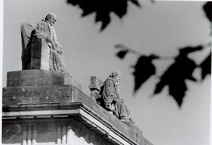 pho_rb_palais.jpg (23467 octets)